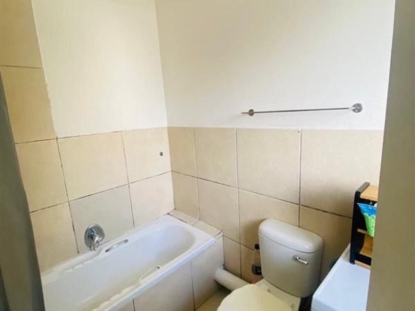 1 Bedroom Property for Sale in Kensington Western Cape